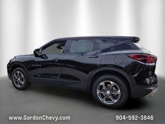Certified 2025 Chevrolet Blazer LT FWD image 3