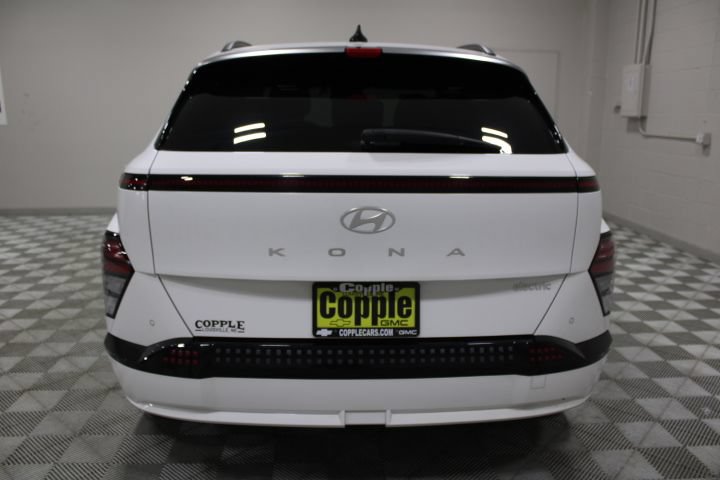 Used 2024 Hyundai Kona Limited FWD image 11