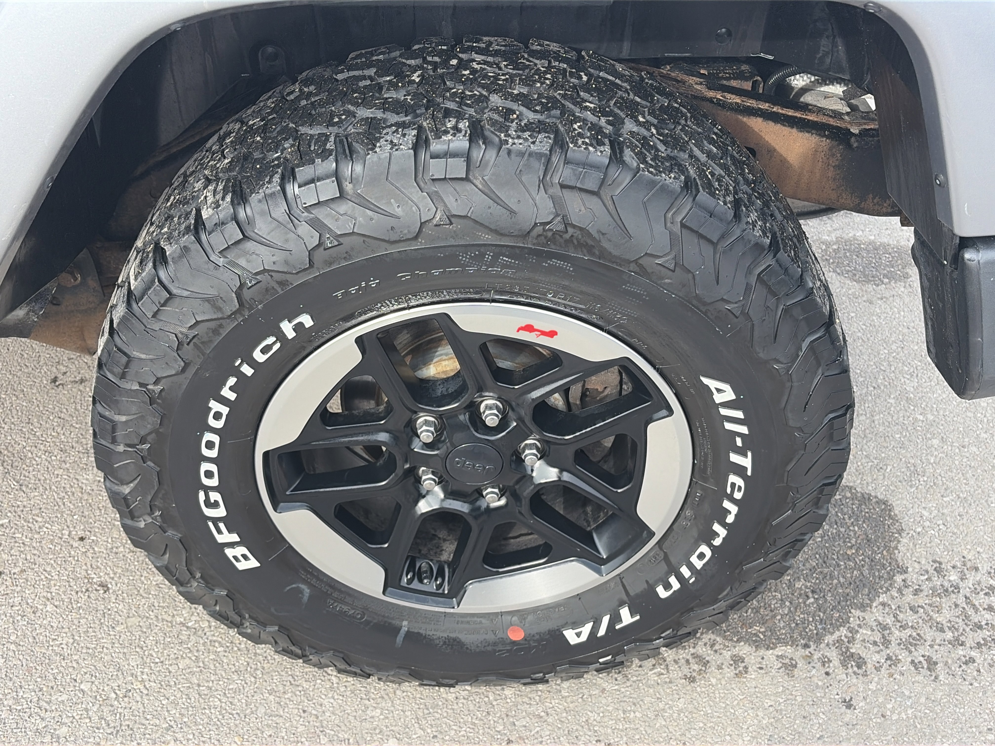 Used 2013 Jeep Wrangler Unlimited Sahara w/ Connectivity Group image 18