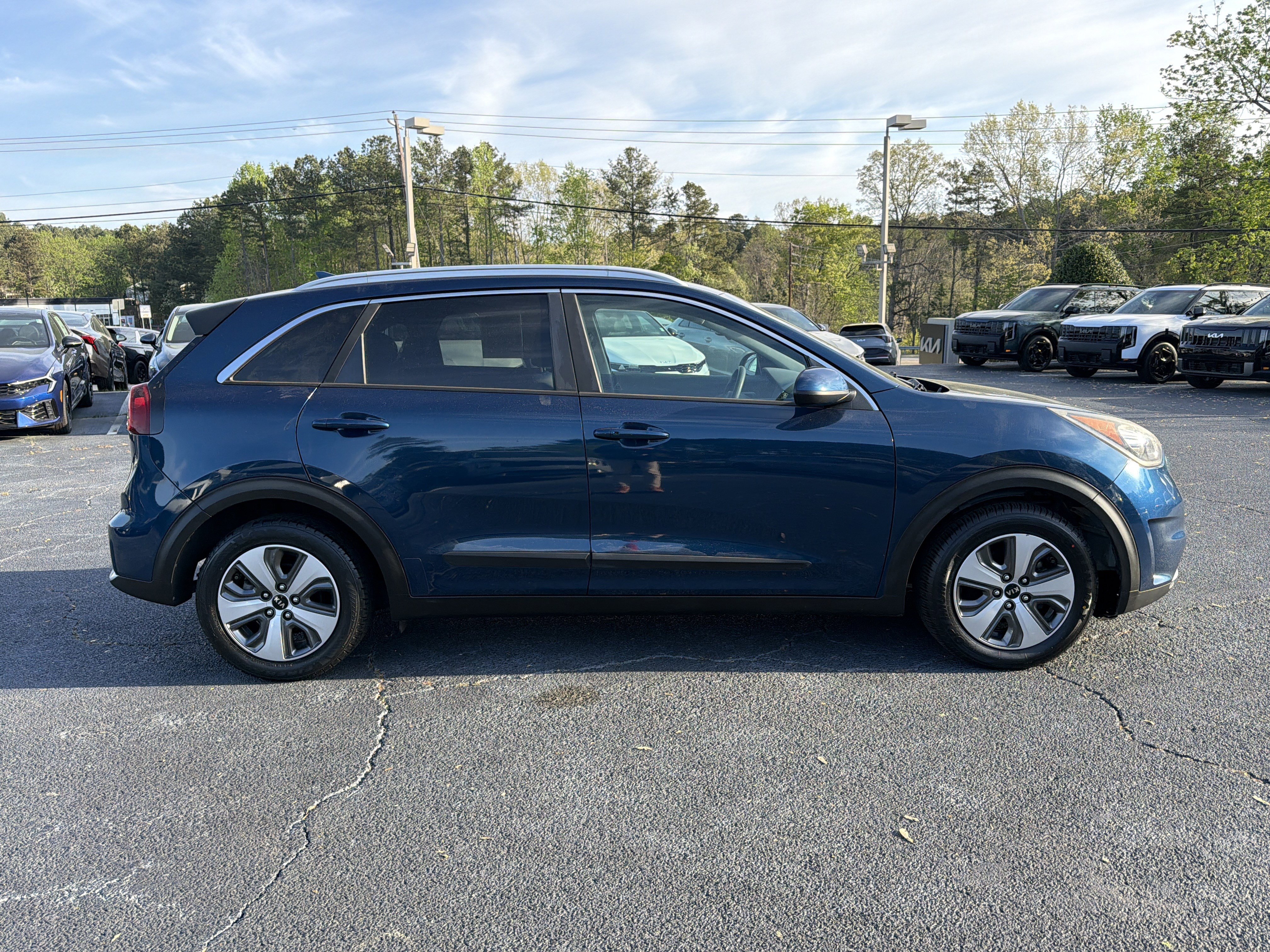 Used 2018 Kia Niro LX image 7