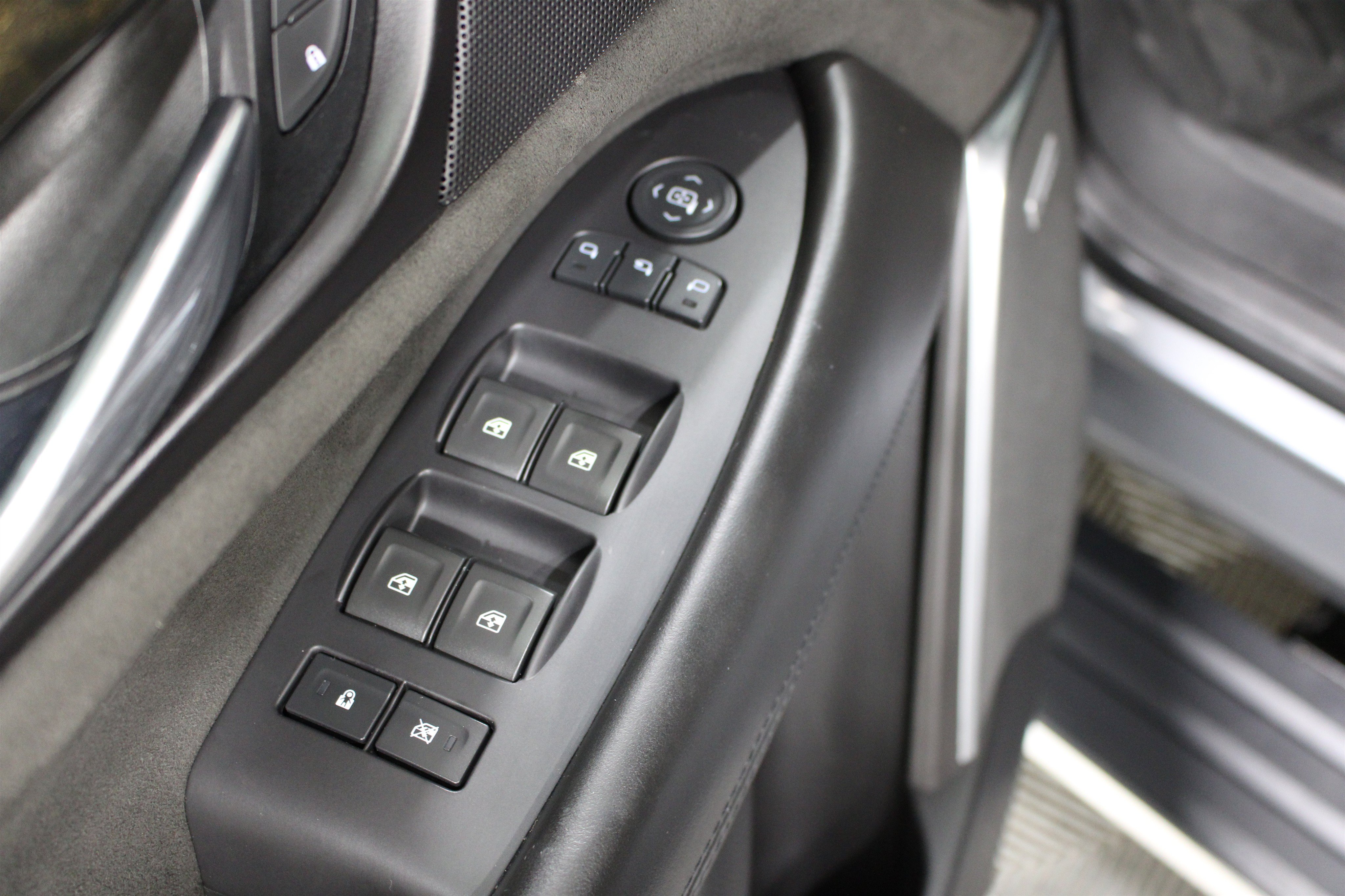 Used 2019 Cadillac Escalade ESV Platinum AWD/4WD image 7