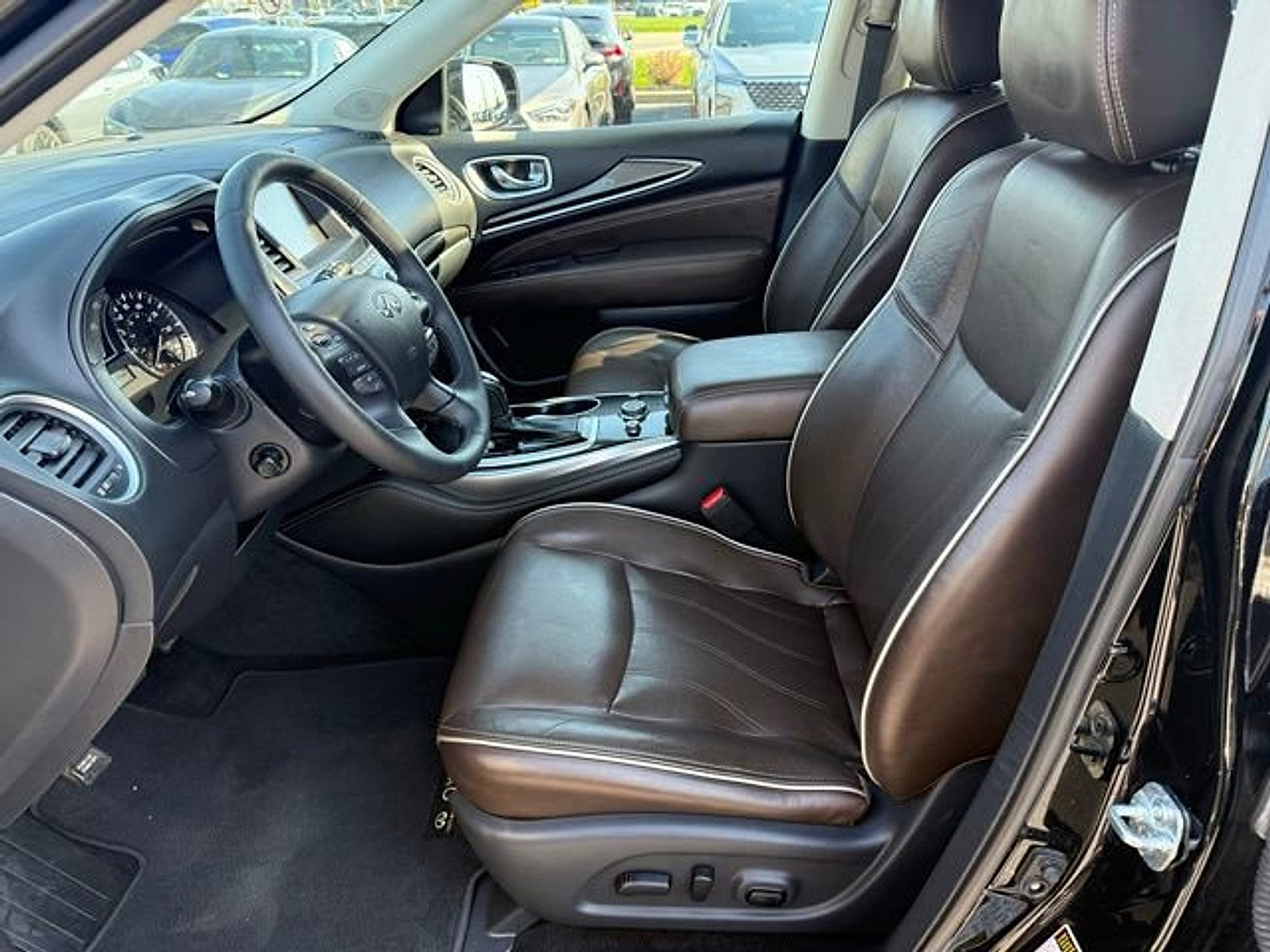 Used 2019 INFINITI QX60 Luxe w/ Essential Package image 16