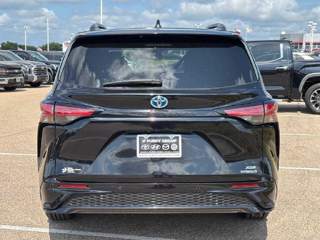 Certified 2024 Toyota Sienna XSE FWD image 6