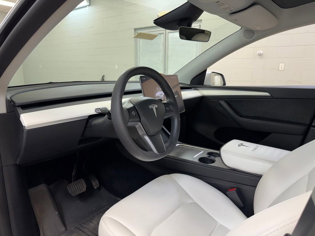 Used 2023 Tesla Model Y Long Range AWD/4WD image 13