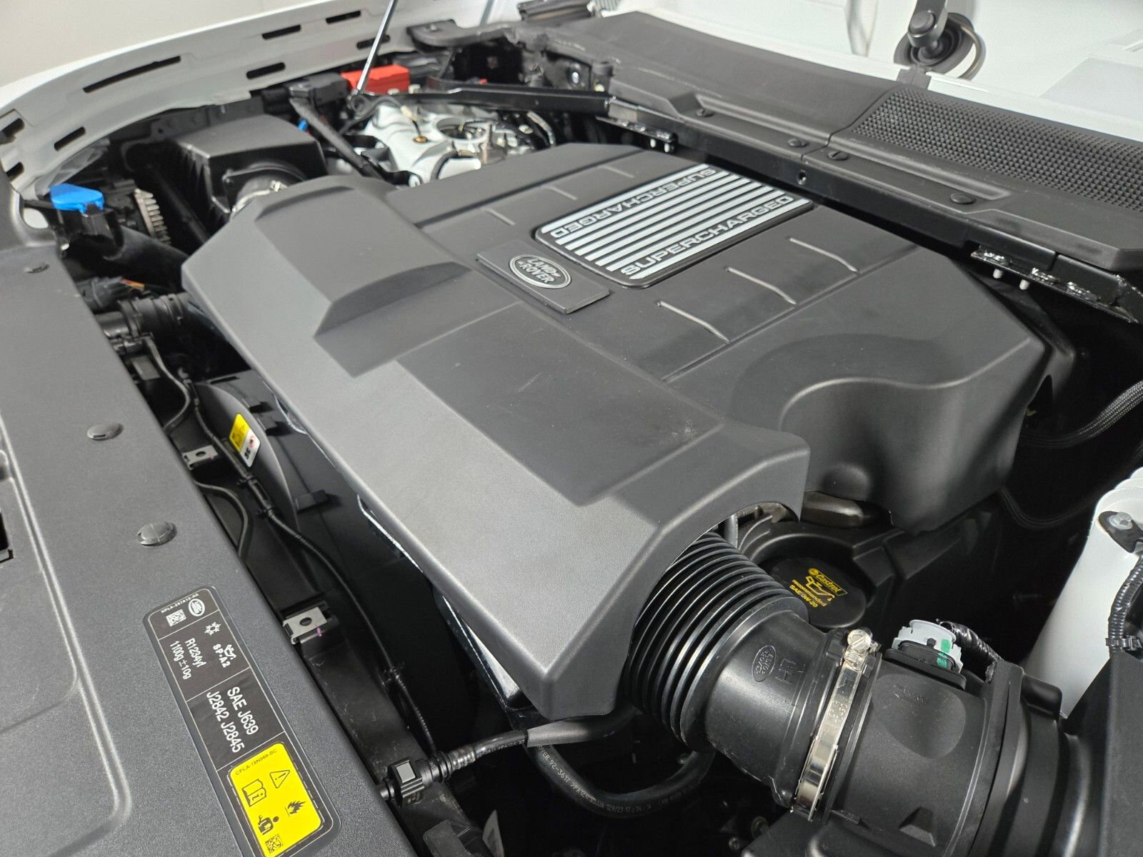 Used 2024 Land Rover Defender 110 SE AWD/4WD image 20