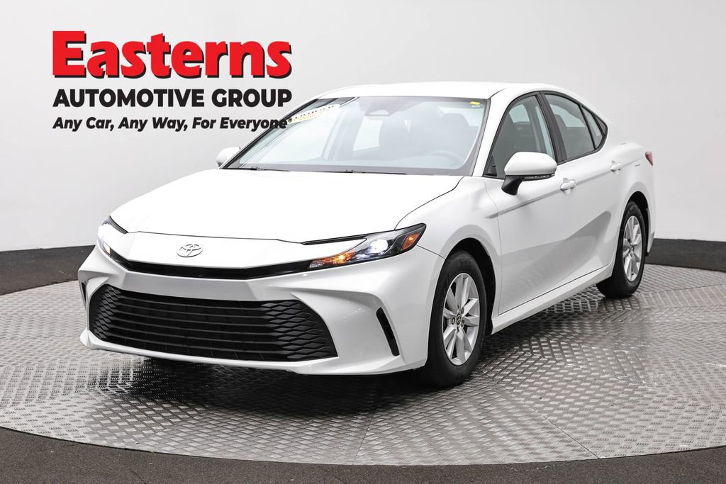 Used 2025 Toyota Camry LE FWD image 1