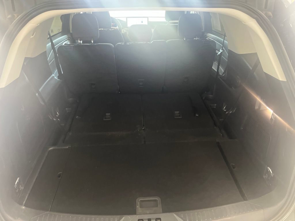 Used 2025 Ford Explorer Active AWD/4WD image 33