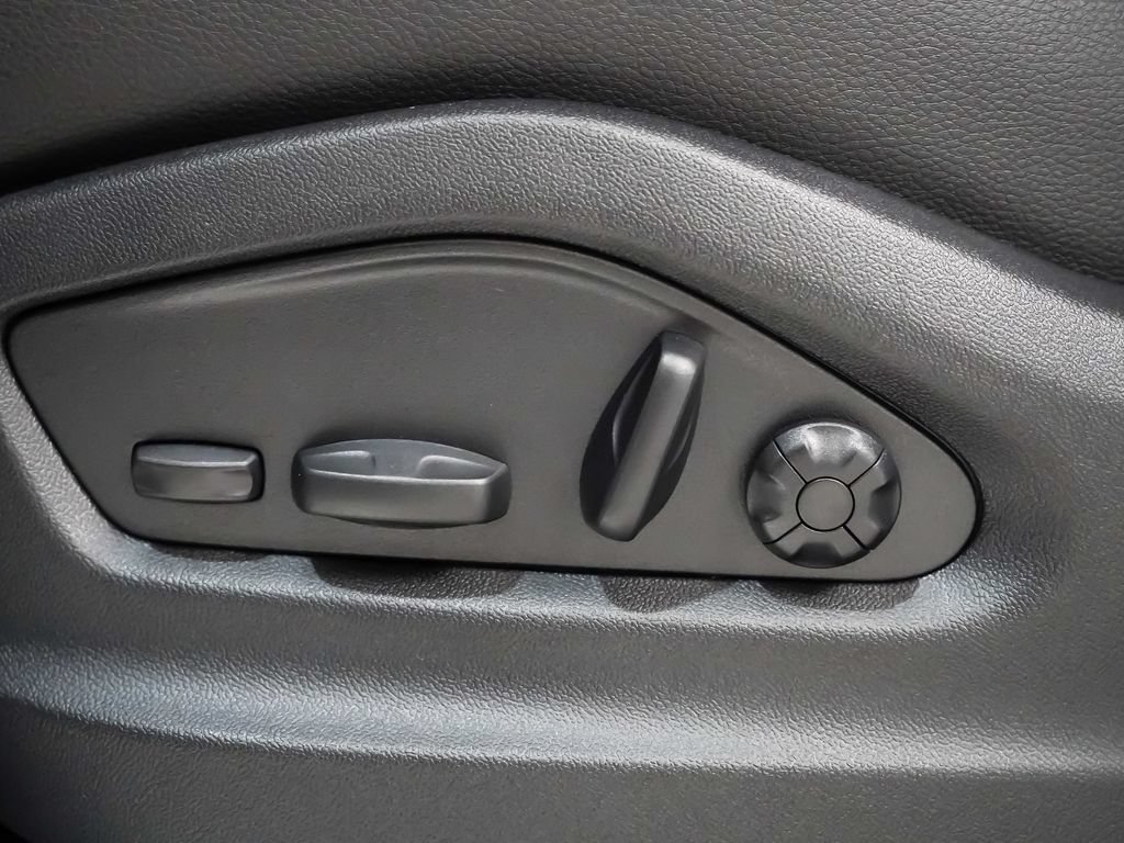 Certified 2026 Porsche Cayenne AWD/4WD image 24
