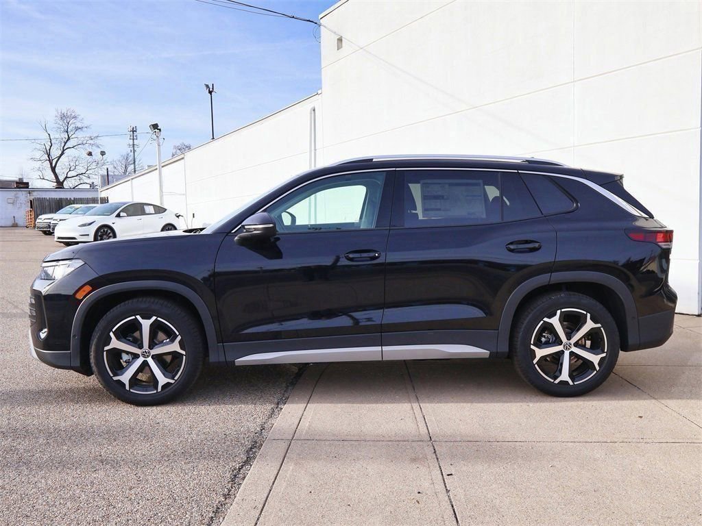 New 2026 Volkswagen Tiguan SE image 2