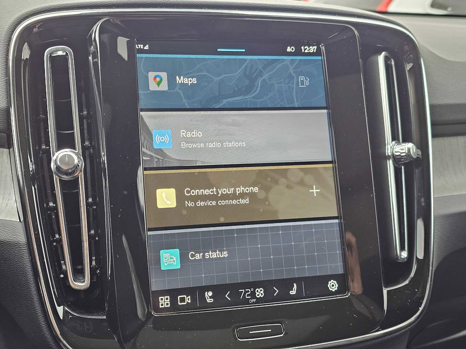 New 2025 Volvo XC40 B5 Plus w/ Climate Package image 27