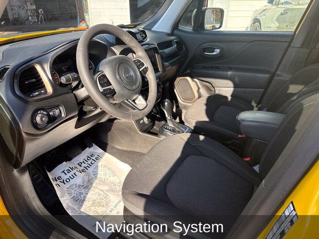 Used 2023 Jeep Renegade Latitude AWD/4WD image 9
