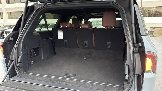 New 2025 Lincoln Navigator L Reserve image 14