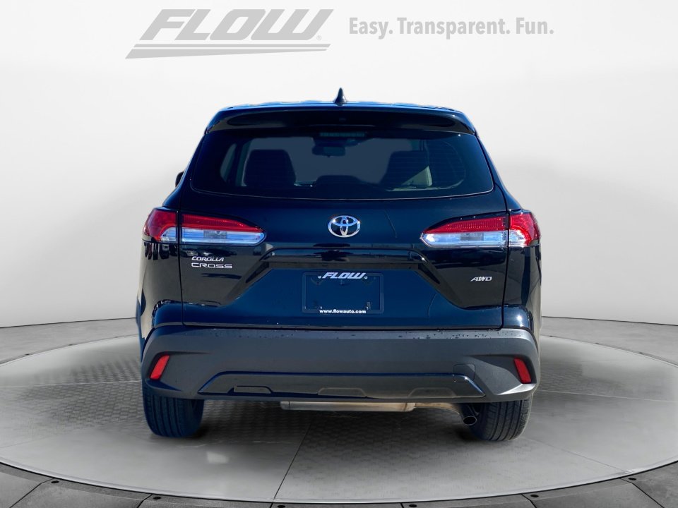 Used 2023 Toyota Corolla Cross L image 8