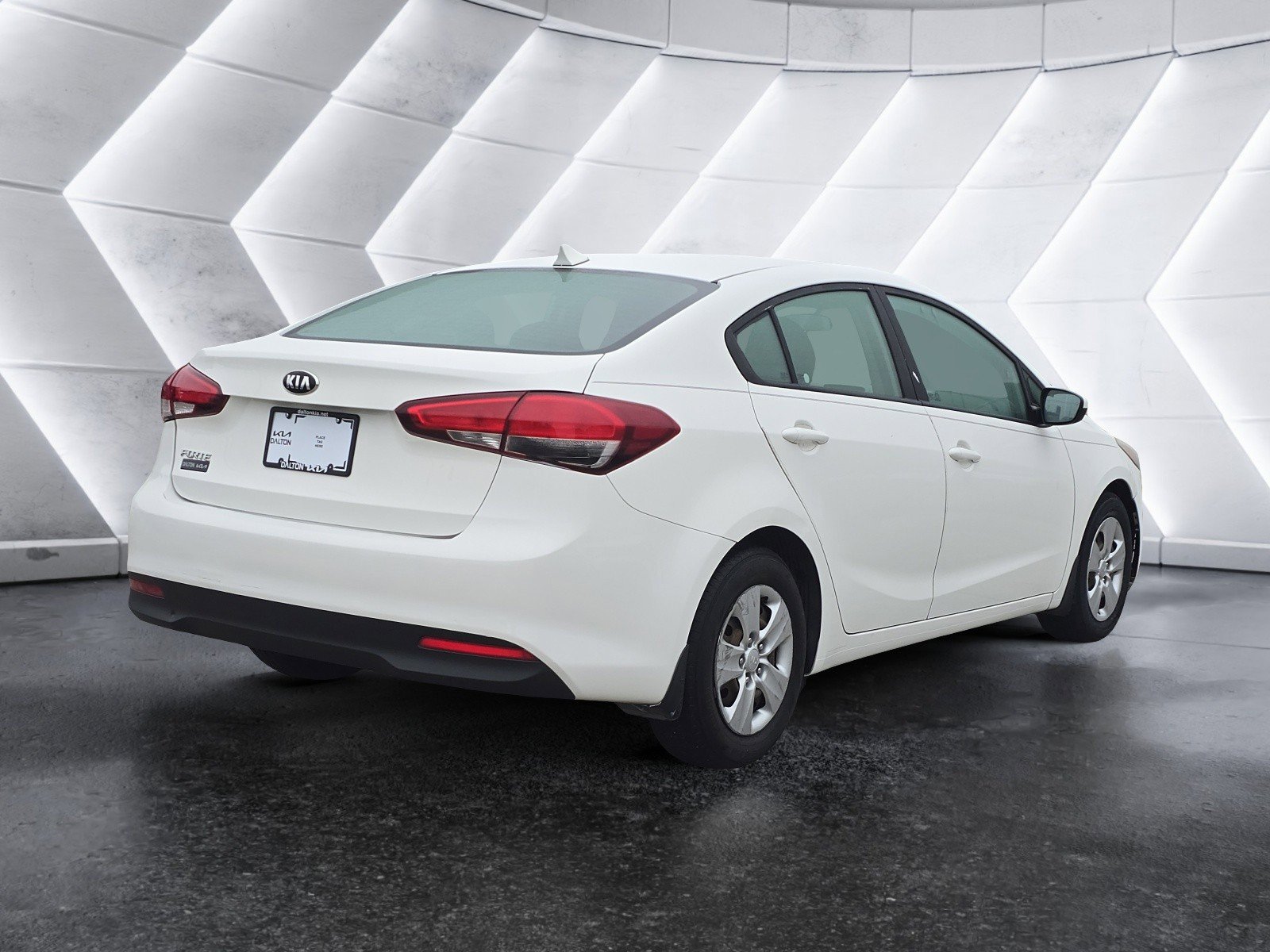 Used 2018 Kia Forte LX image 3