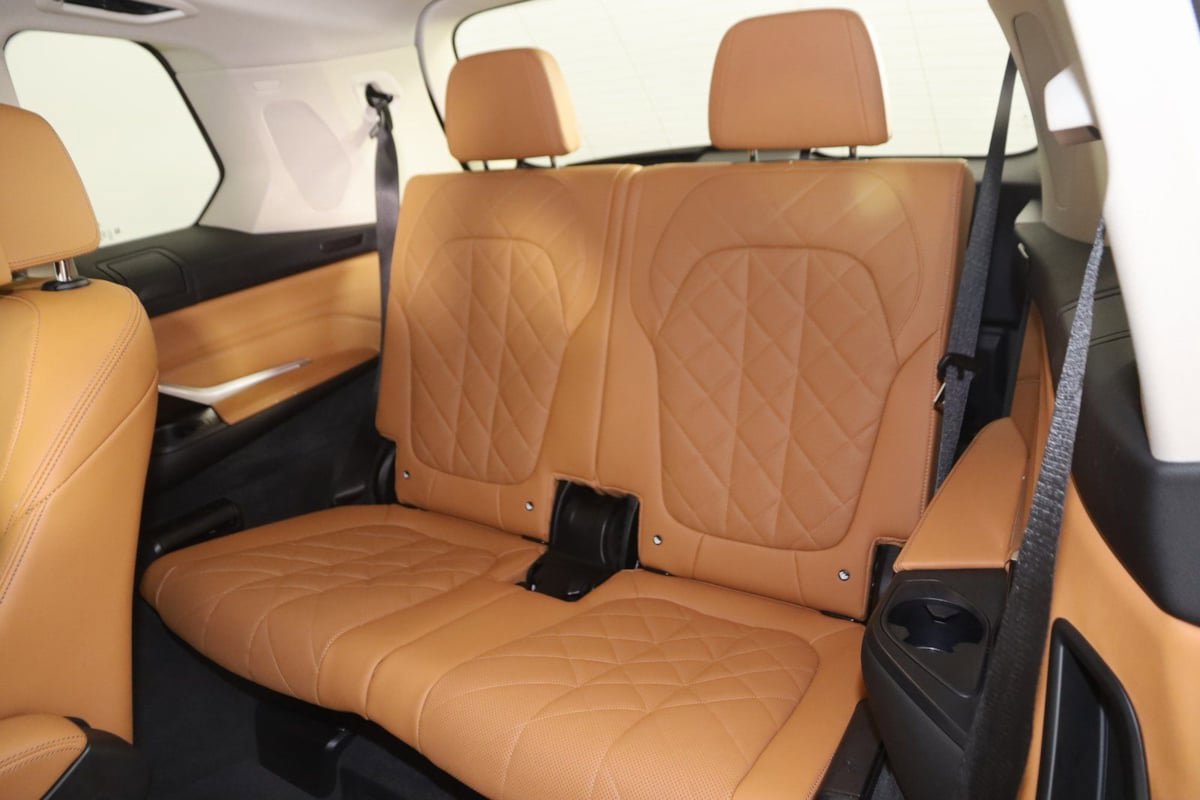Used 2023 BMW X7 xDrive40i w/ Premium Package image 52