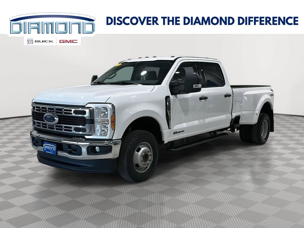 Used 2023 Ford F350 4x4 Crew Cab DRW Super Duty image 1