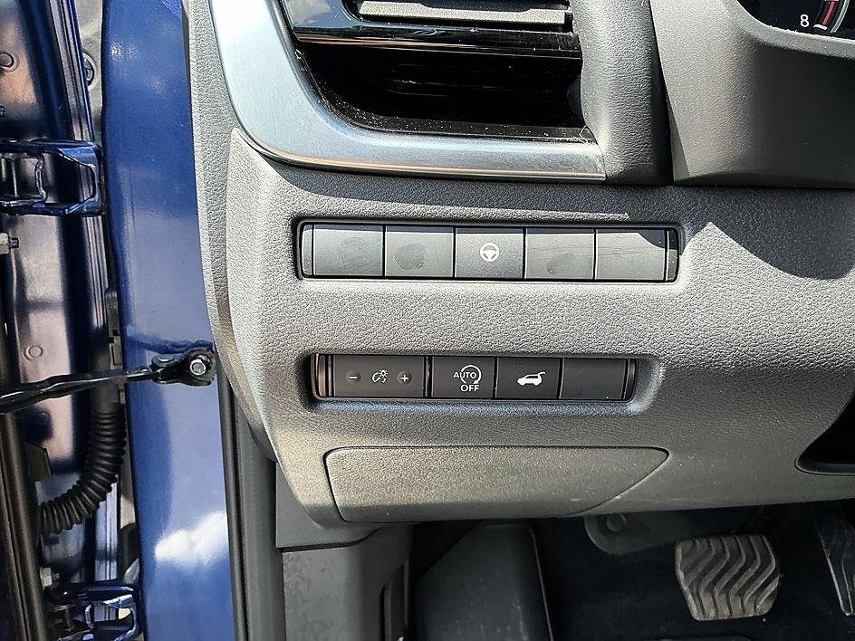 Certified 2023 Nissan Rogue SL w/ SL Premium Package AWD/4WD image 13