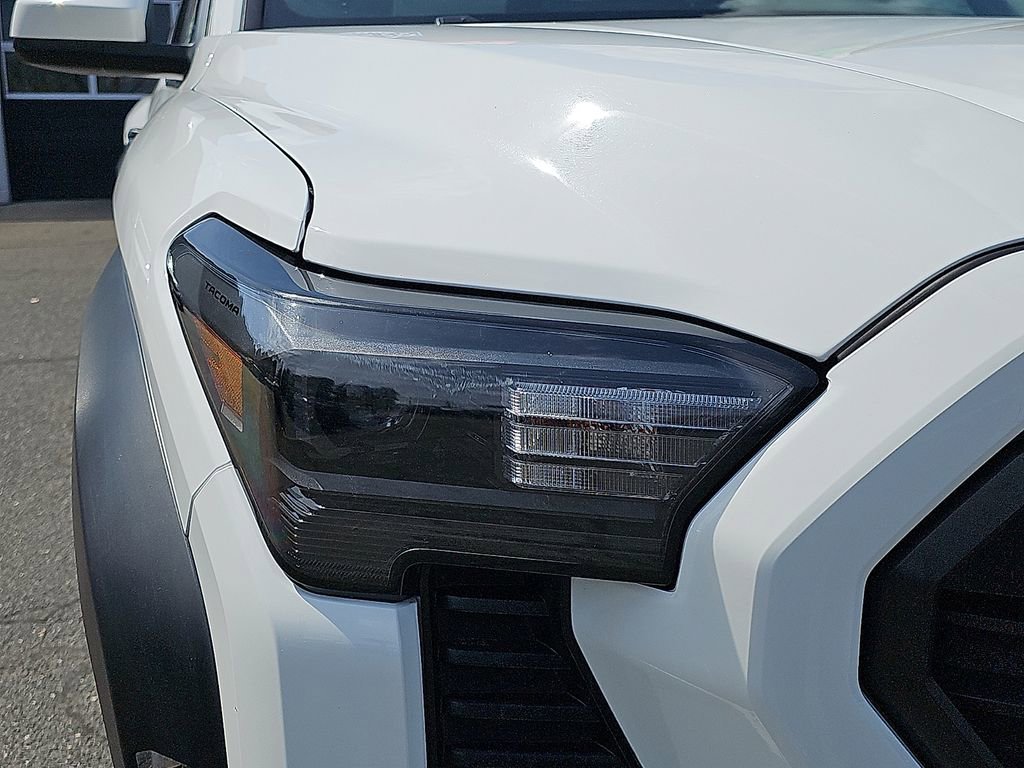 Used 2024 Toyota Tacoma TRD Off-Road AWD/4WD image 9