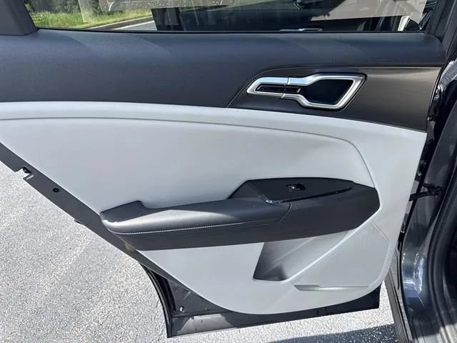Certified 2023 Kia Sportage EX AWD/4WD image 14