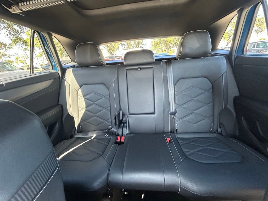 Used 2025 Volkswagen Atlas Cross Sport SE w/ Panoramic Sunroof Package image 13