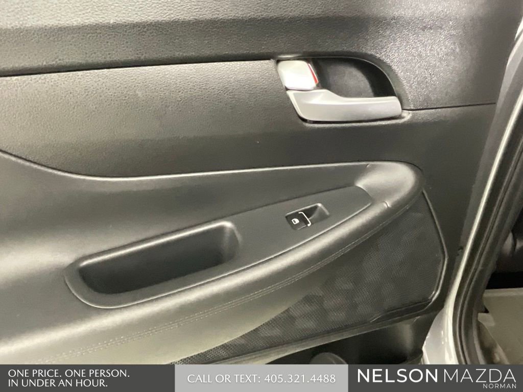 Used 2020 Hyundai Santa Fe SE image 19