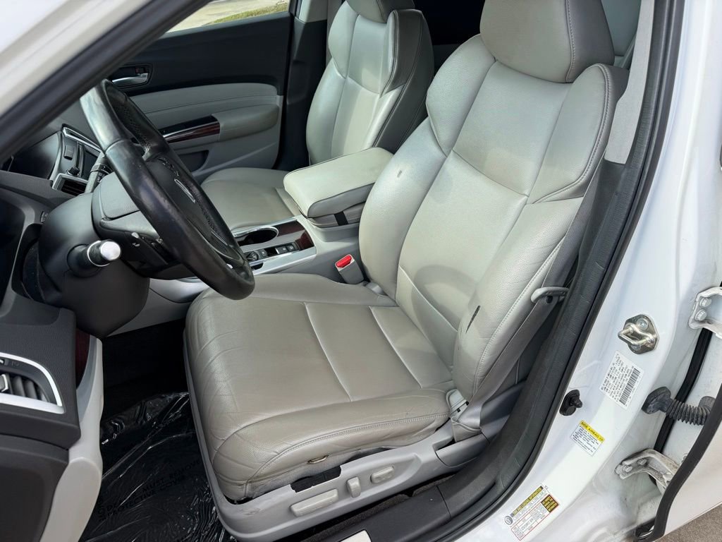 Used 2017 Acura TLX image 10