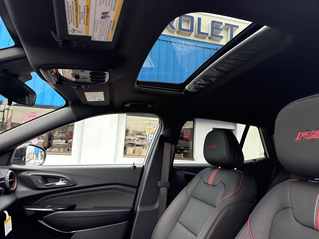 Used 2026 Chevrolet Trax RS w/ Sunroof Package image 32
