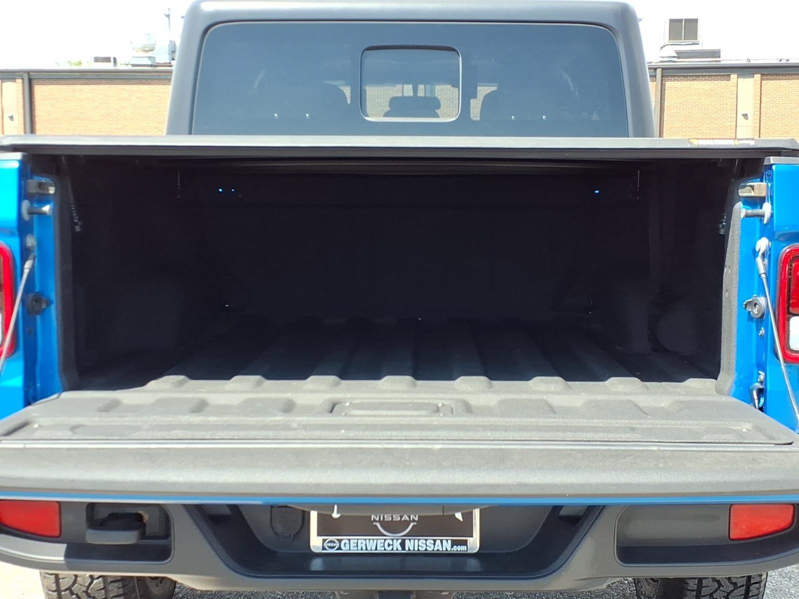 Used 2021 Jeep Gladiator Sport AWD/4WD image 8