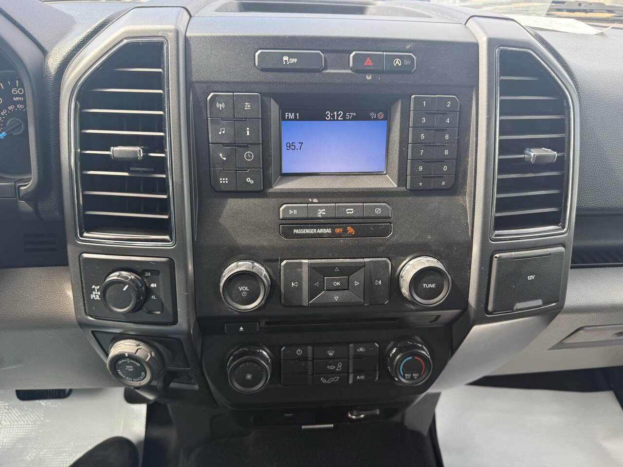 Used 2018 Ford F150 XLT w/ Max Trailer Tow Package image 32