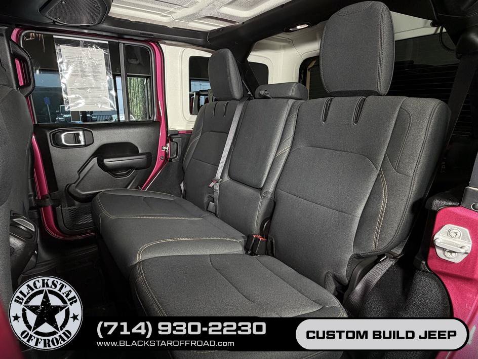 Used 2024 Jeep Wrangler Unlimited AWD/4WD image 17