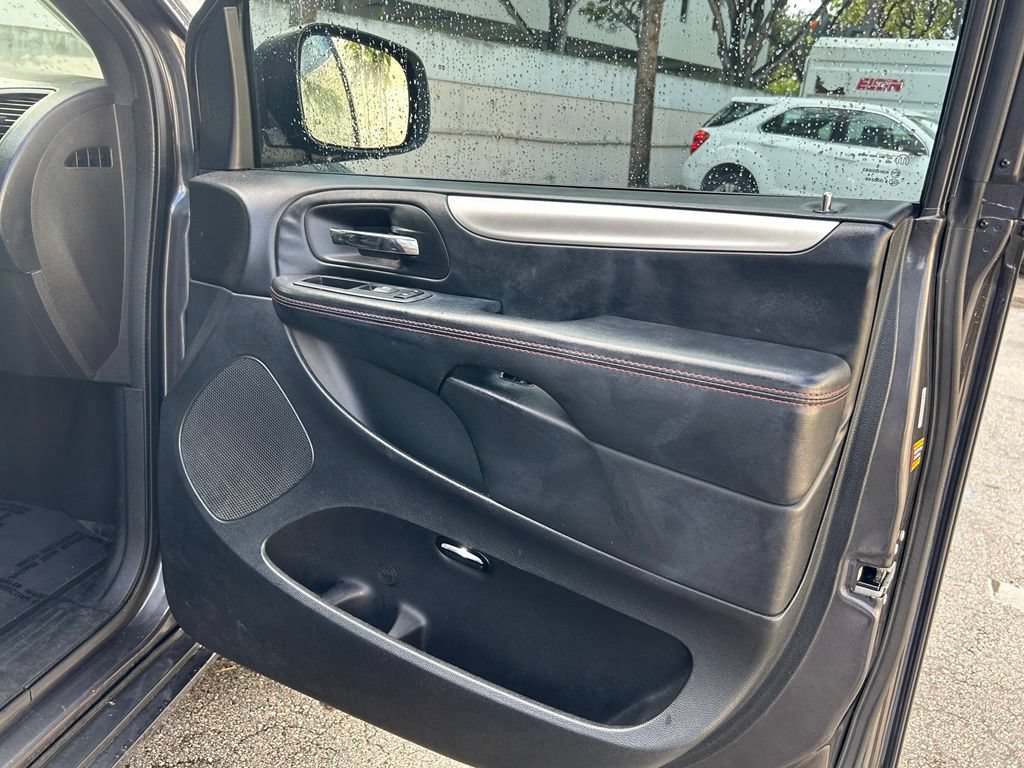 Used 2019 Dodge Grand Caravan GT FWD image 28