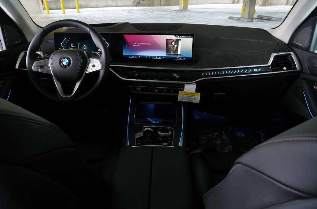 Used 2026 BMW X7 xDrive40i w/ Premium Package AWD/4WD image 7