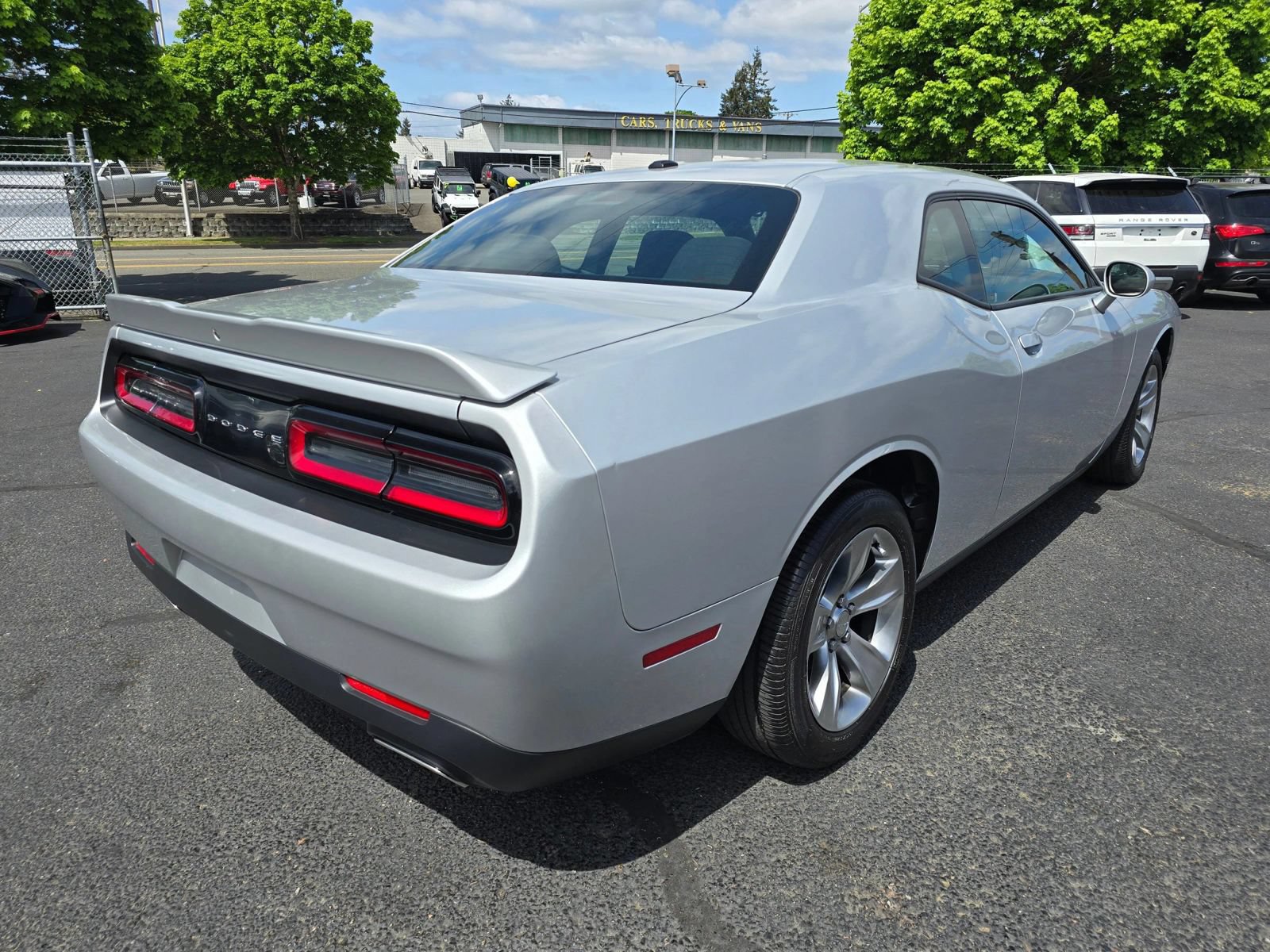 Used 2020 Dodge Challenger SXT RWD image 6