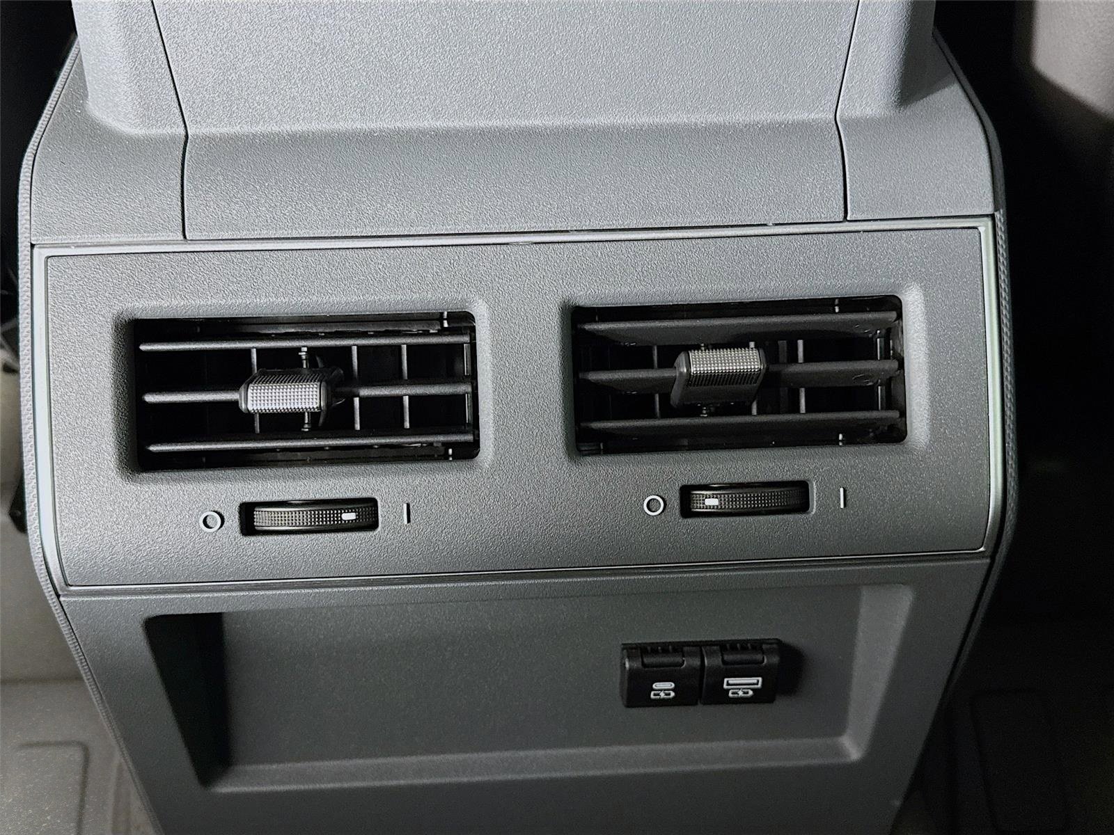 Used 2025 INEOS Grenadier Fieldmaster Edition image 24