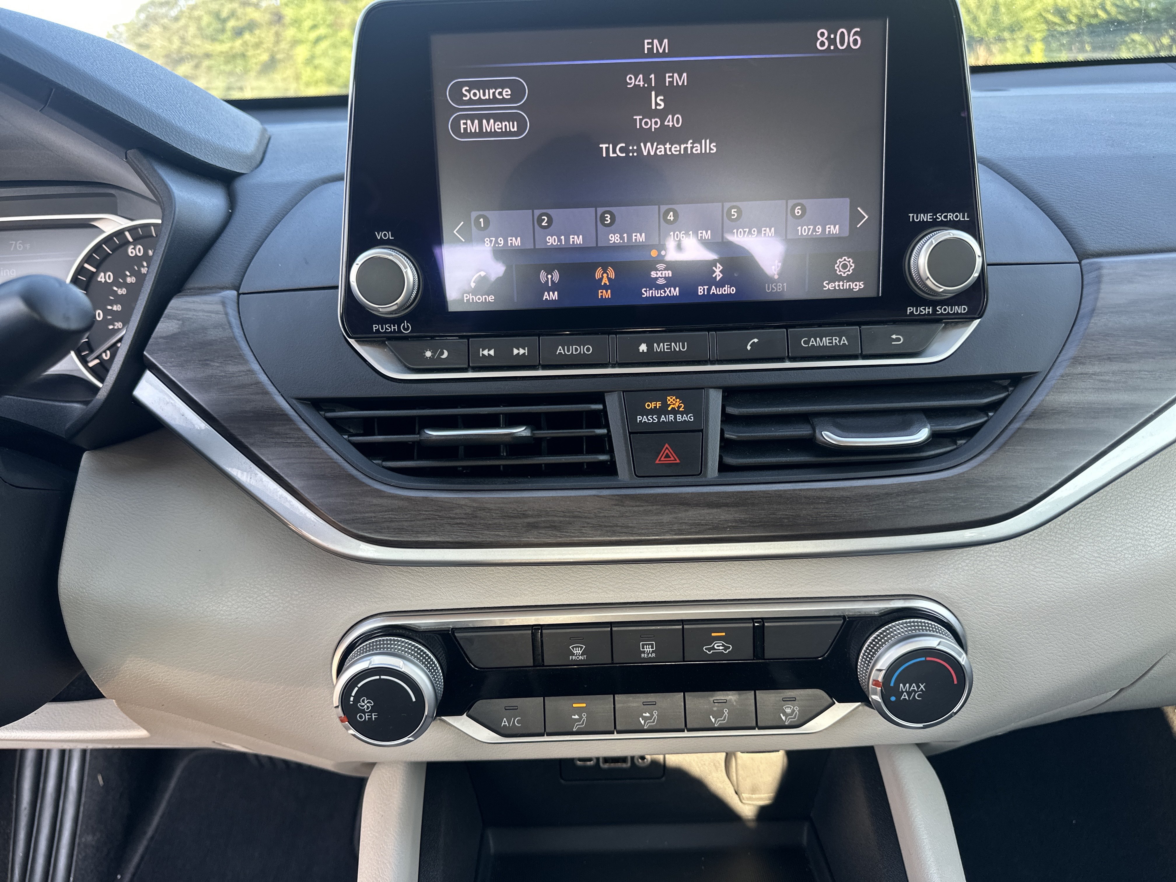 Used 2025 Nissan Altima 2.5 SV FWD image 28