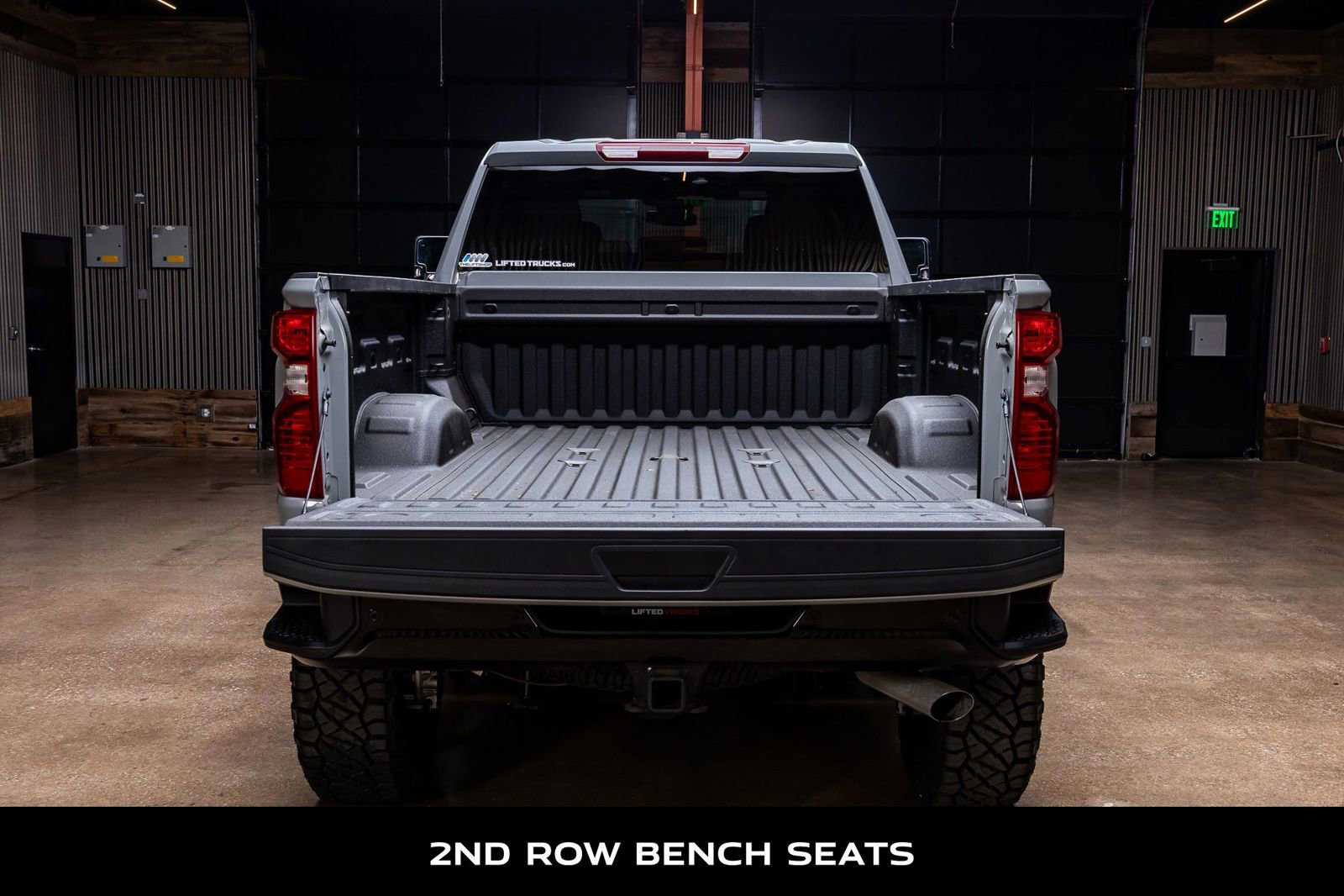 Used 2025 Chevrolet Silverado 2500 Custom w/ Custom Value Package image 9