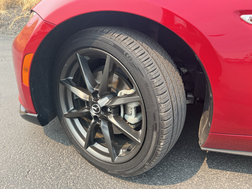 Used 2016 MAZDA MX-5 Miata Club RWD image 12