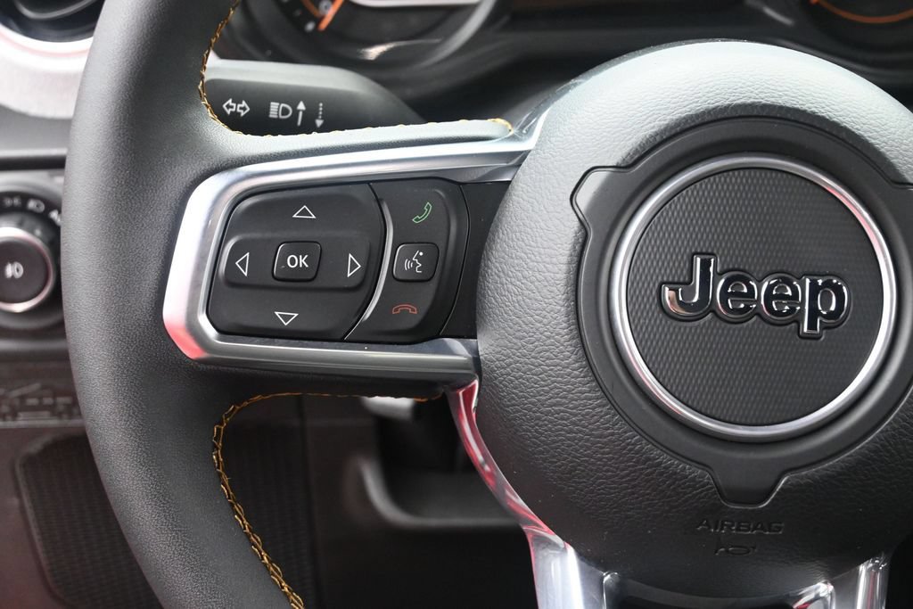 Used 2024 Jeep Wrangler Unlimited Sahara w/ Technology Group AWD/4WD image 26