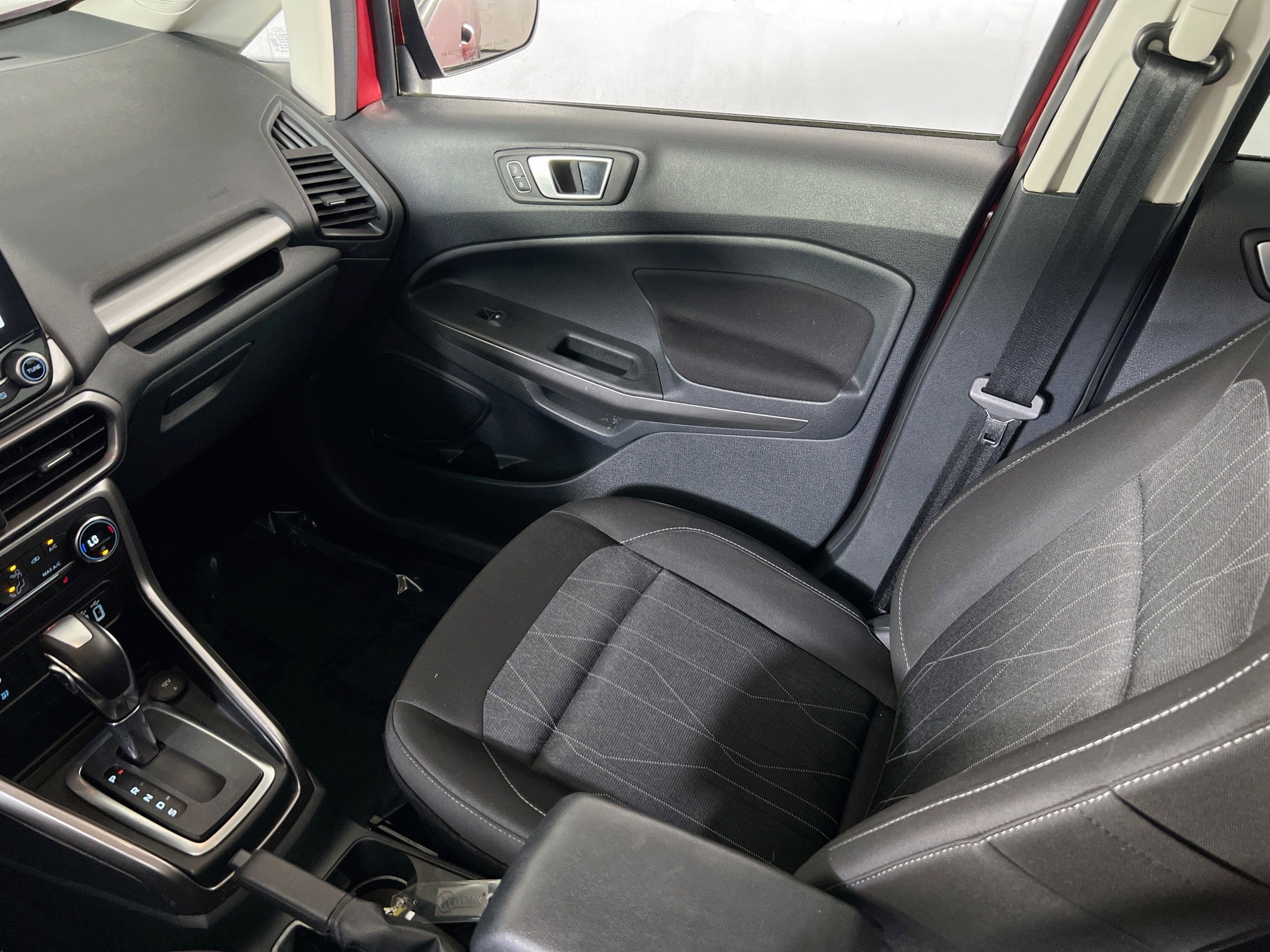 Used 2018 Ford EcoSport SE w/ SE Convenience Package AWD/4WD image 24