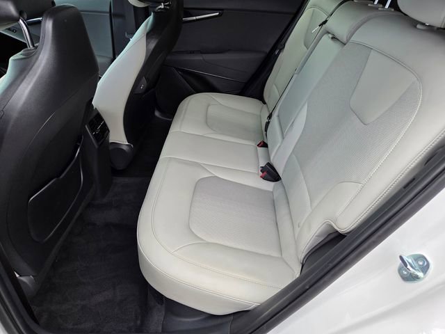 Used 2025 Kia Niro EX image 12