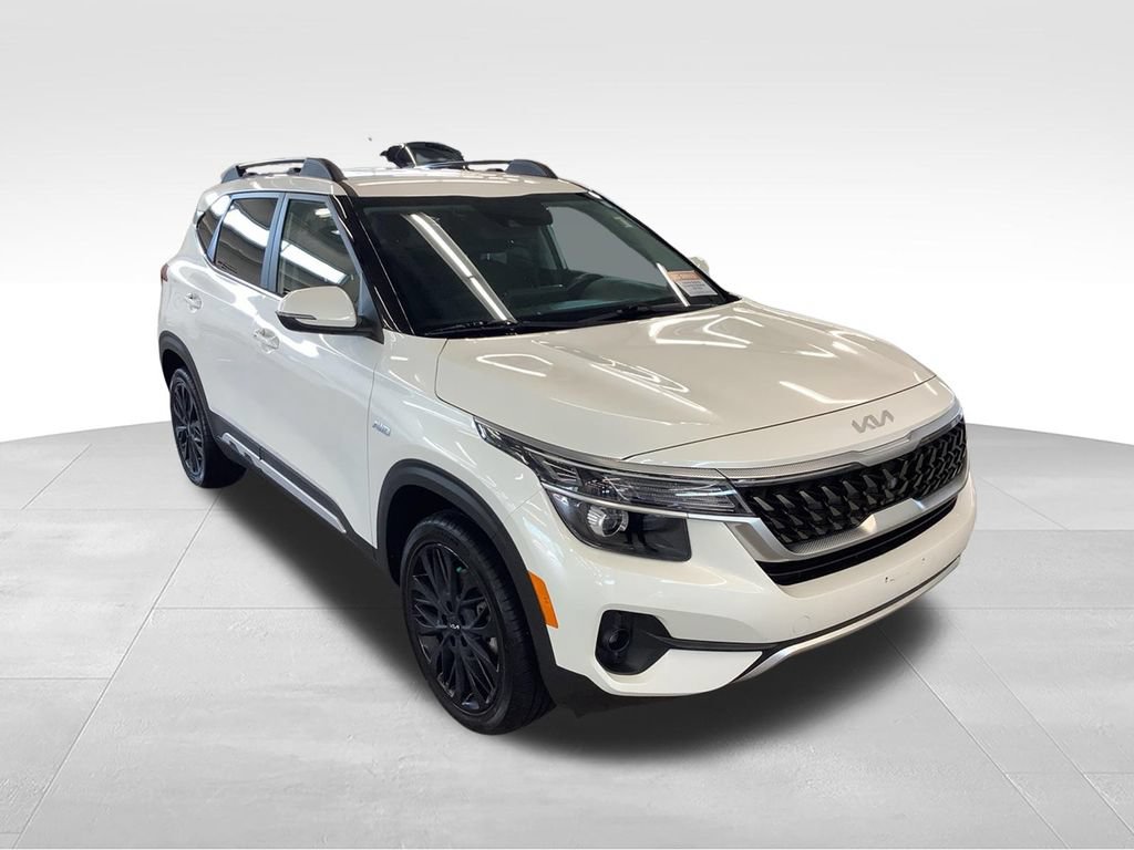 Certified 2023 Kia Seltos Nightfall Edition AWD/4WD image 23