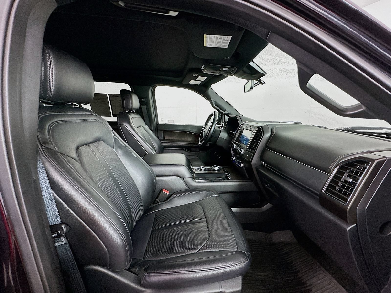 Used 2019 Ford Expedition Limited w/ Equipment Group 302A AWD/4WD image 31