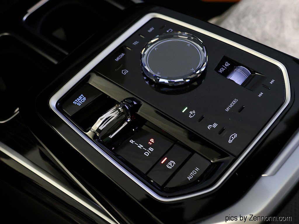 Used 2026 BMW i7 xDrive60 w/ Executive Package image 28