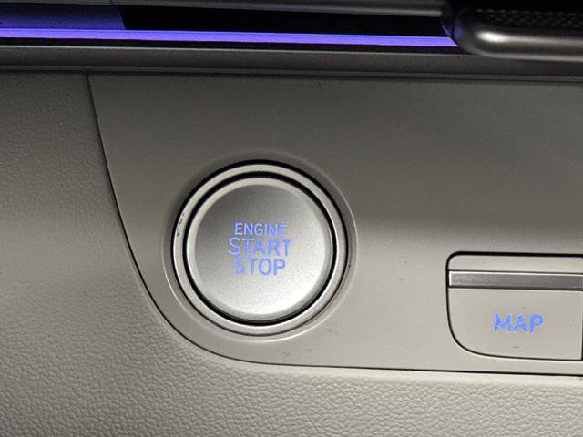 Used 2023 Hyundai Elantra Limited image 22