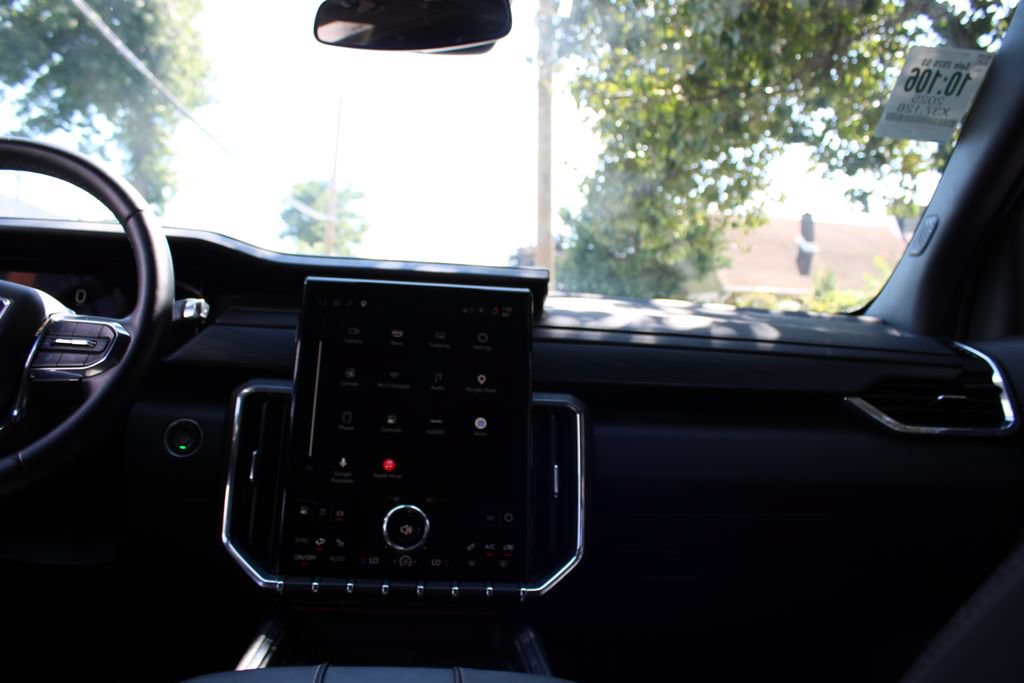 Used 2025 GMC Acadia Elevation FWD image 28