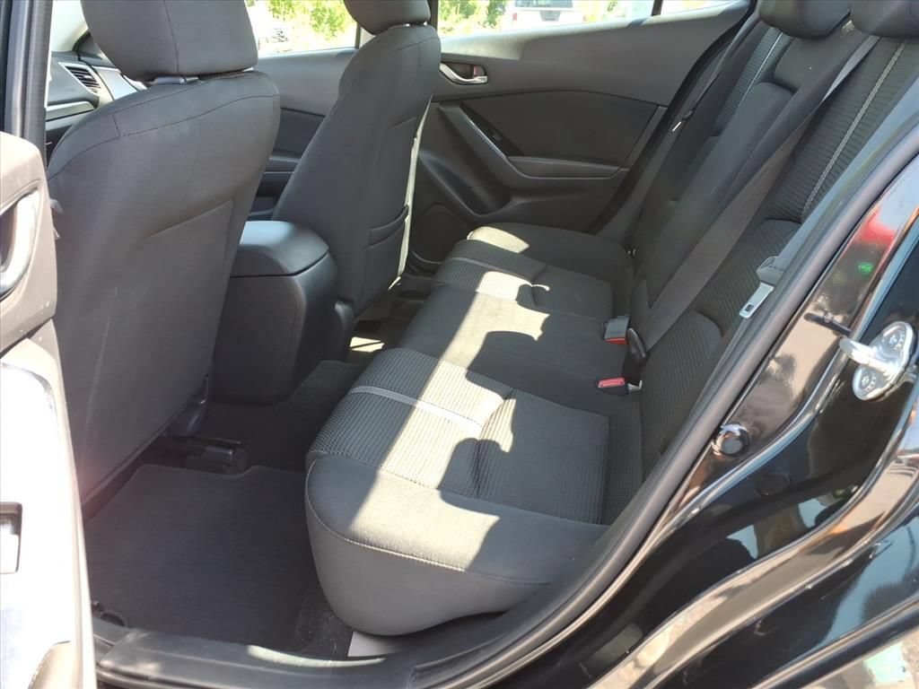 Used 2018 MAZDA MAZDA3 Sport w/ Preferred Equipment Package FWD image 18