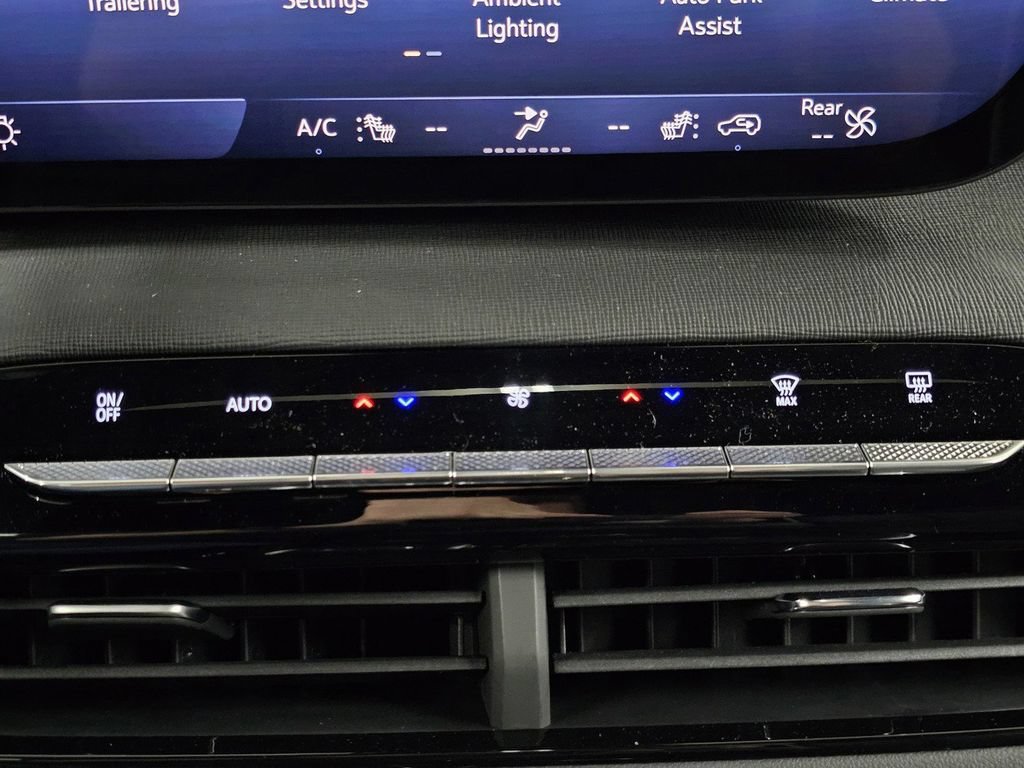 Used 2025 Buick Enclave Sport Touring FWD image 21