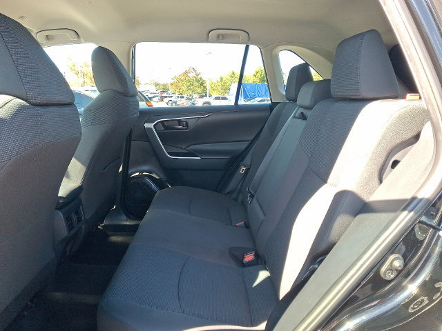 Used 2024 Toyota RAV4 LE AWD/4WD image 10
