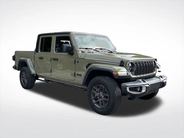 Certified 2025 Jeep Gladiator Sport AWD/4WD image 3