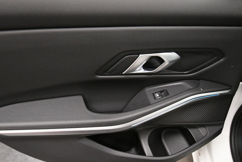 Used 2025 BMW 330i xDrive Sedan image 22